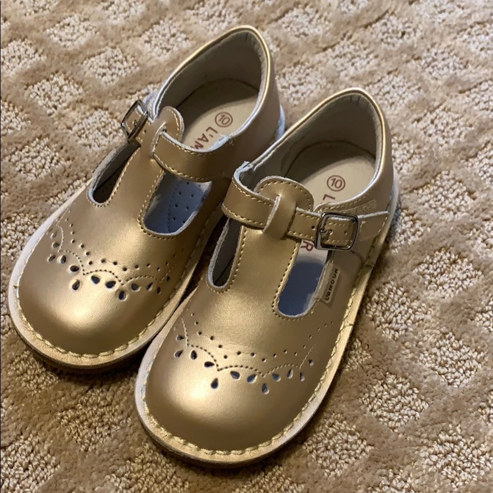 L’amour Little Girls Gold Shoes Size 10